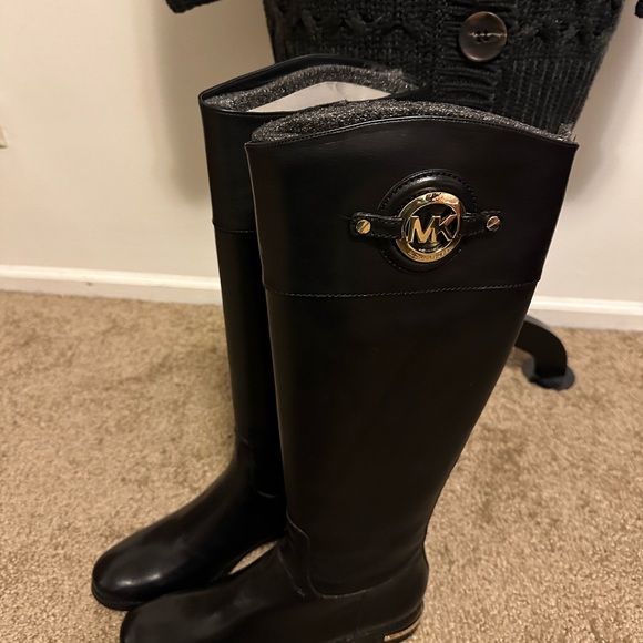 Knee high boot - Picture 3 of 5